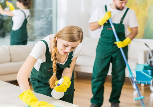 Hóa chất tẩy rửa công nghiệp là gì? Cách sử dụng và phòng ngừa